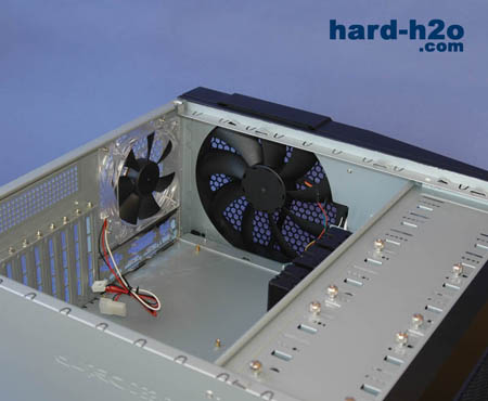 Ampliar Foto Caja Antec 900