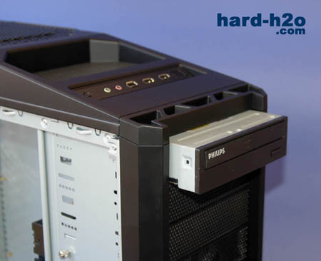 Ampliar Foto Caja Antec 900