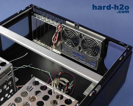 Ampliar Foto Caja Lian Li PC-C30B