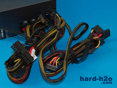 Ampliar Foto Fuente de alimentación Antec TruePower New 550
