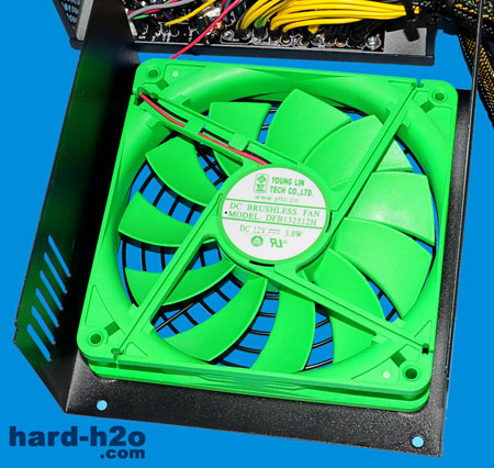 Ampliar Foto Fuente de alimentación Club3D CSP-D700CB
