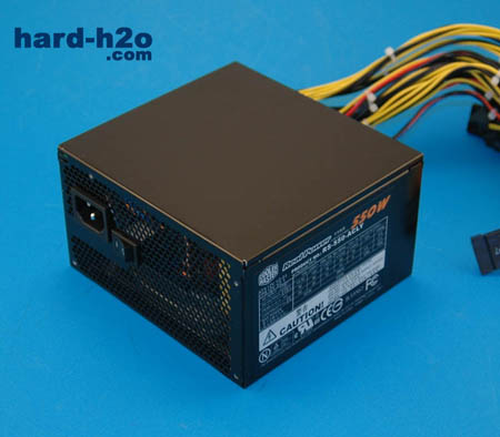 Ampliar Foto Fuente Cooler Master Real Power 550W