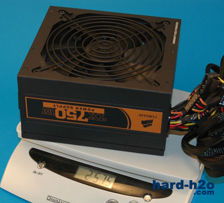 AAmpliar Foto Fuente de alimentación Corsair  TX750W