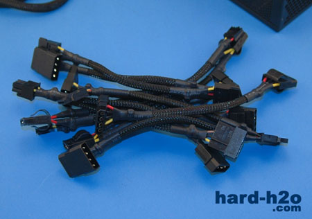 Ampliar Foto Fuente Hiper TypeR 580 W