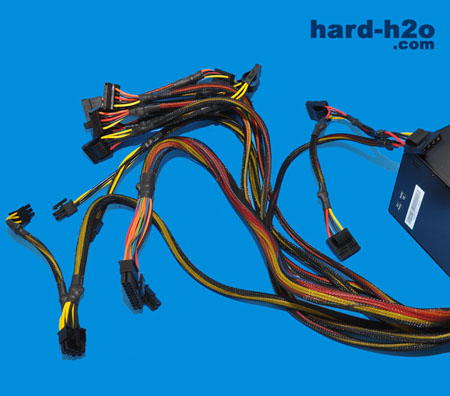 Ampliar Foto Fuente de alimentación Thermaltake TR2 600W