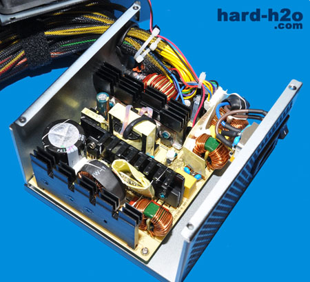Ampliar Foto Fuente de alimentación Thermaltake TR2 600W