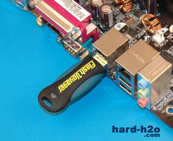 Ampliar foto Corsair Flash Voyager 512mb