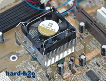 Ampliar foto disipador chipset Thermalright NB-1